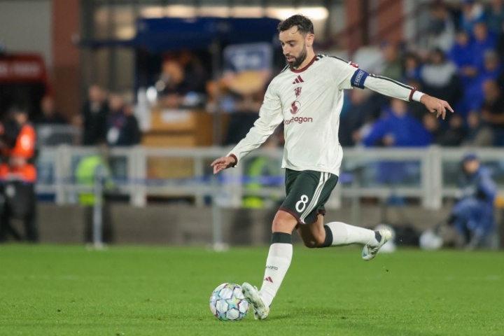 马金桥:B费会被当做替罪羊被清理掉,以降低曼联的薪水支出 马金桥:B费会被当做替罪羊被清理掉,以降低曼联的薪水支出