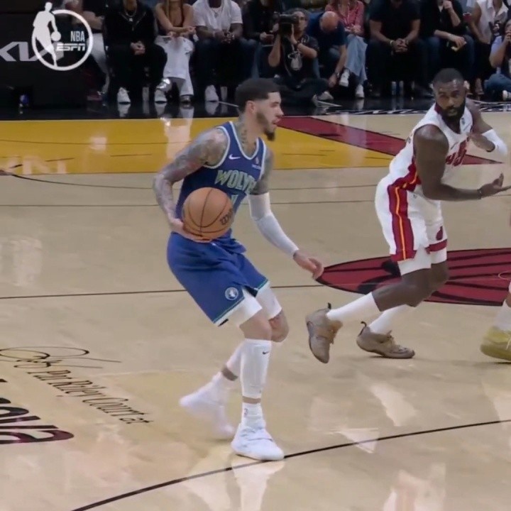 追梦:三球争议动作按NBA规则不算走步 他一直都没有双手合球 追梦:三球争议动作按NBA规则不算走步 他一直都没有双手合球